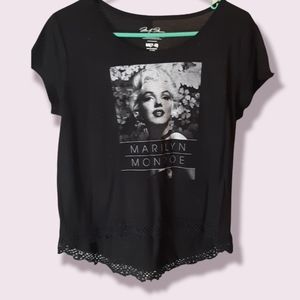 Marylin Monroe shirt